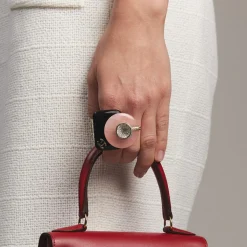 Chanel Bagues|Bague en Email rose/noir/doré - Bon état