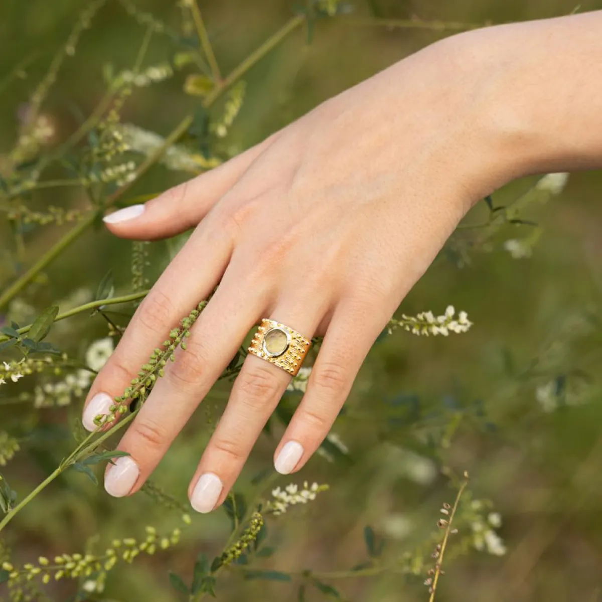 Moonstone Bagues|Bague Gregoria Améthyste Verte en Laiton doré