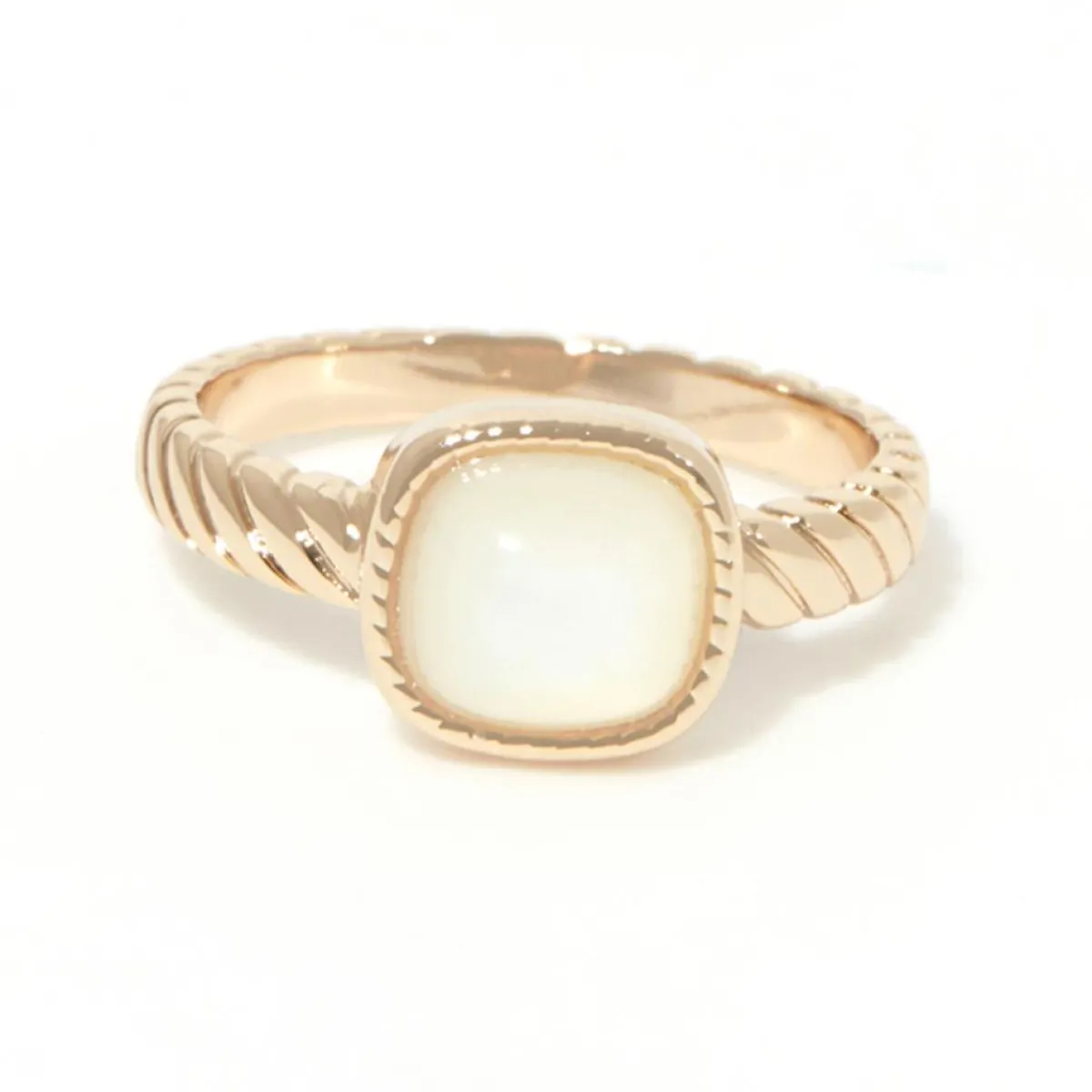 Moonstone Bagues|Bague Pamela Nacre blanche en laiton doré