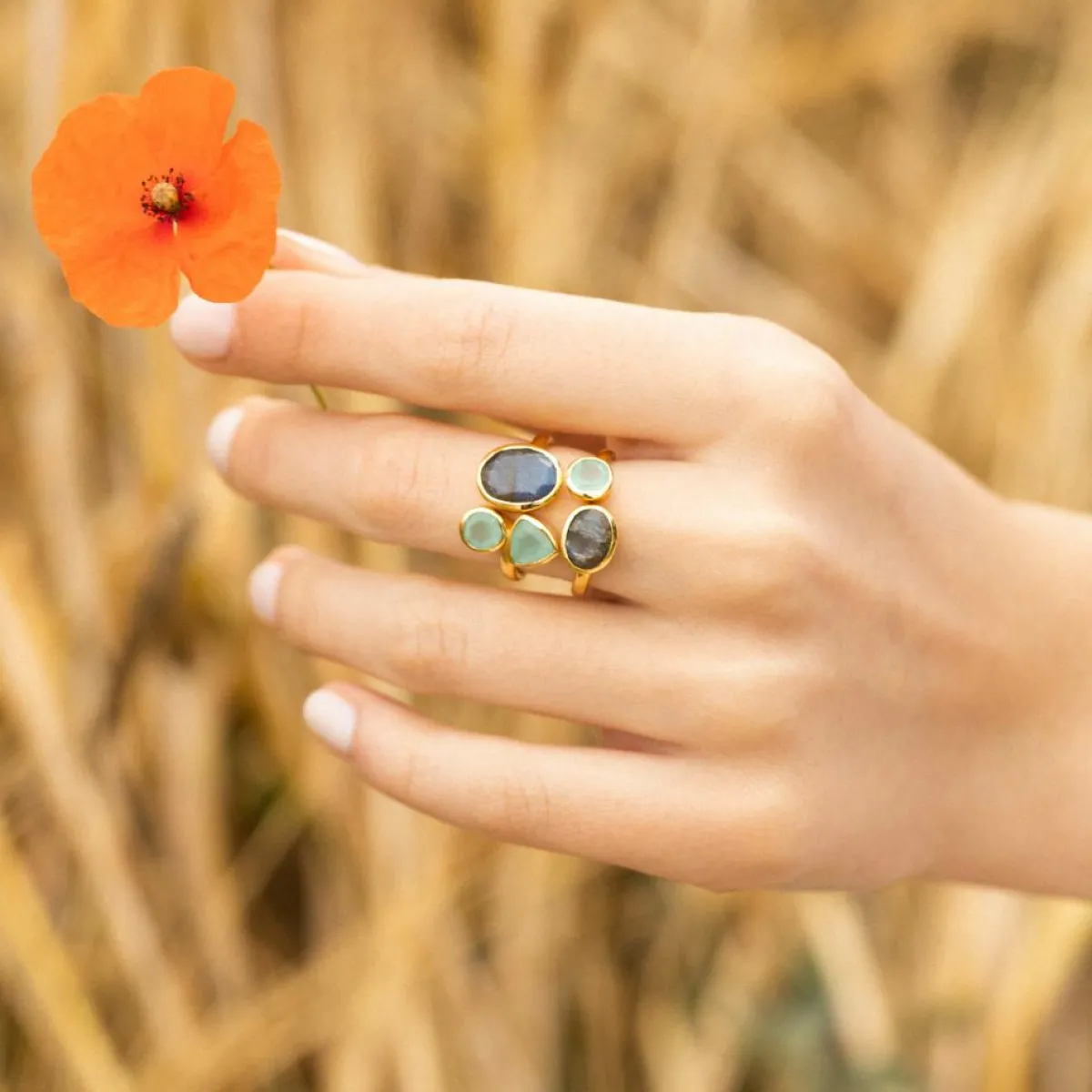 Moonstone Bagues|Bague Tatiana Labradorite & Aqua Calci en laiton doré