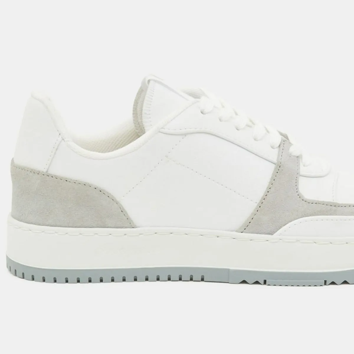 Good News Baskets|Baskets Mack blanc/gris