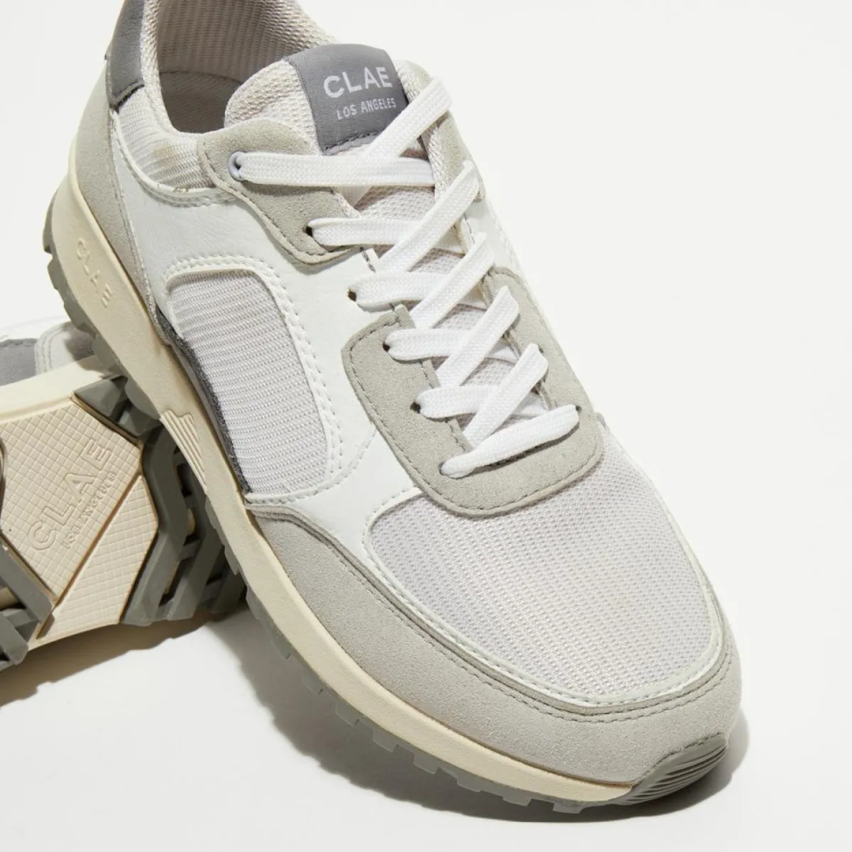 Clae Baskets|Baskets vegan Joshua blanc/gris
