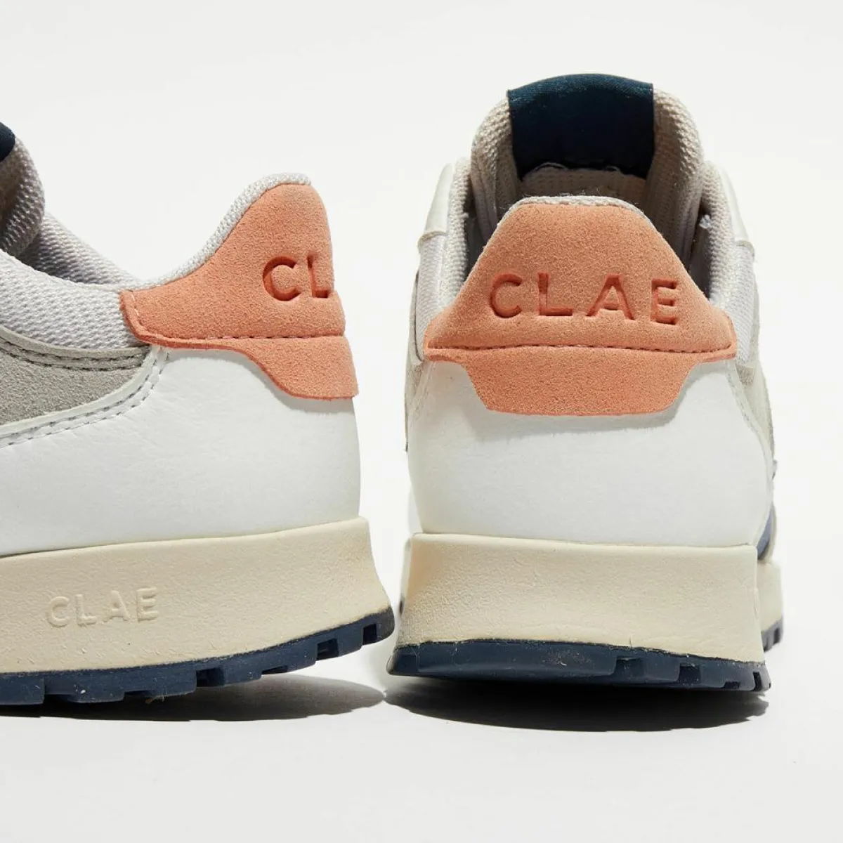 Clae Baskets|Baskets vegan Joshua blanc/orange/gris