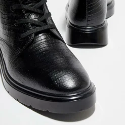 Stuart Weitzman Bottines|Boots McKenzee effet reptile noires