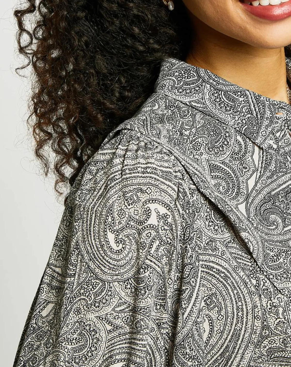 Esprit Chemises|Chemise imprimé cachemire blanc/gris