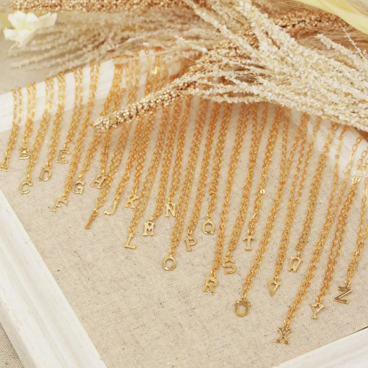 Nilaï Paris Colliers|Collier Alphabet T en Laiton doré