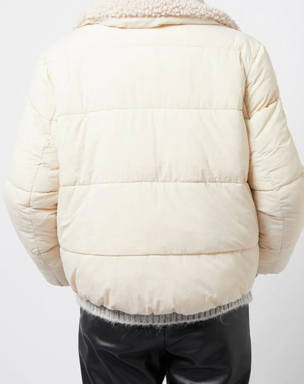 Esprit Manteaux|Doudoune courte doublée intérieur fourré sherpa écrue