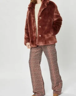 Manoush Manteaux|Manteau court en Fausse Fourrure Bijou choco