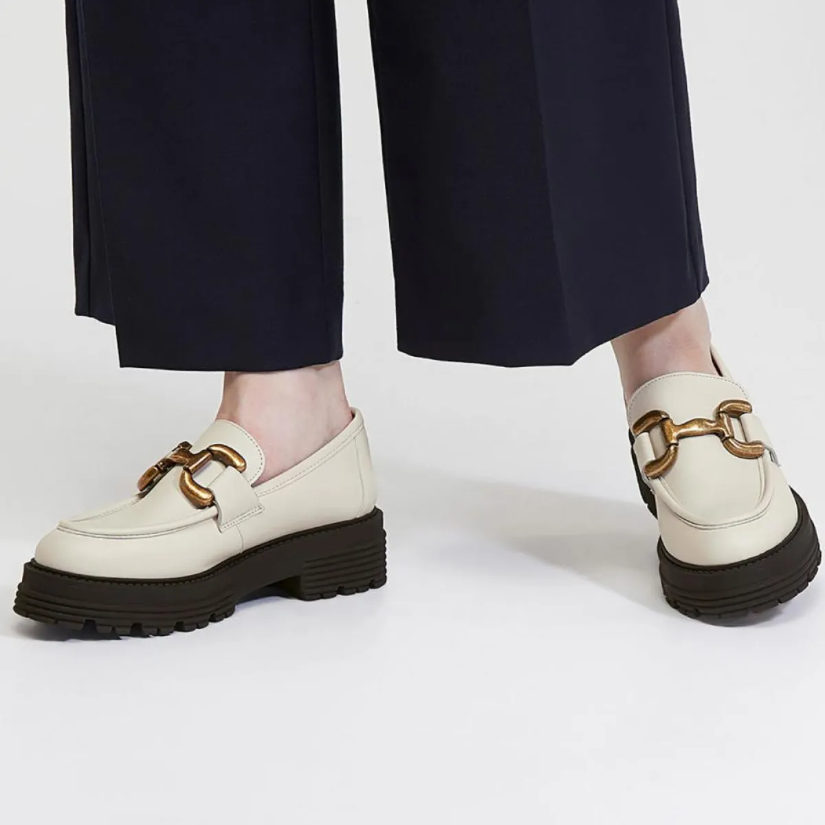 Galeries Lafayette Mocassins|Mocassins en Cuir boucle beiges - Talon 5 cm