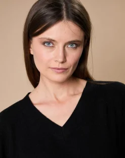 Oscar et Louise Pulls|Pull 100% Cachemire 4 fils Romy col V profond noir