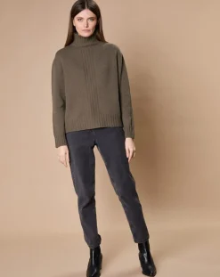 Oscar et Louise Pulls|Pull en Laine & Cachemire Ambre col montant 4 côtes kaki