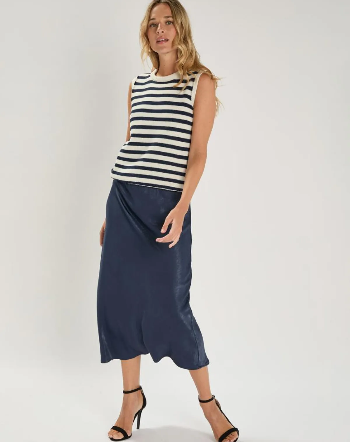 An'ge Pulls|Pull Vanamata marine