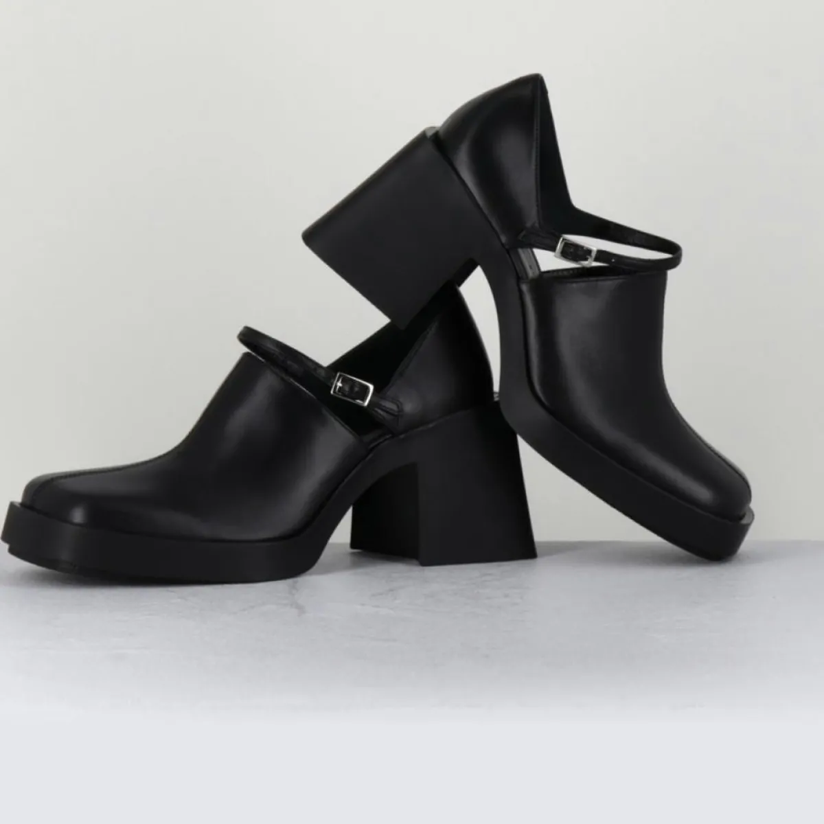 Justine Clenquet Sandales À Talons|Sabots en Cuir Kim noirs - Talon 8 cm