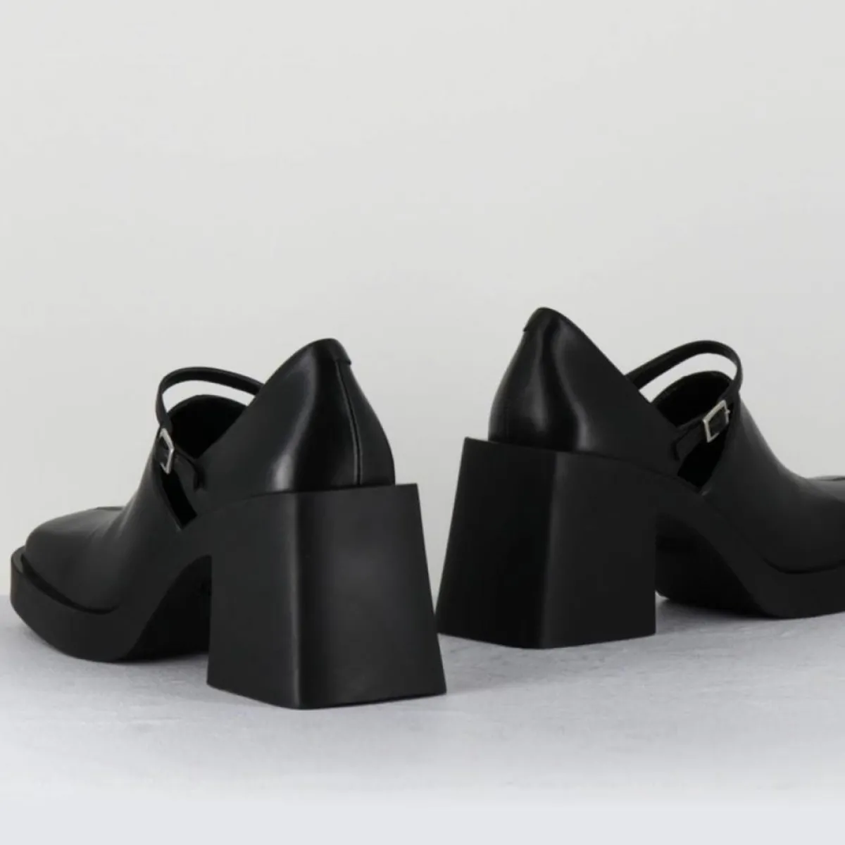 Justine Clenquet Sandales À Talons|Sabots en Cuir Kim noirs - Talon 8 cm