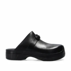 Salvatore Ferragamo Sandales Plates|Sabots en cuir Nope noires