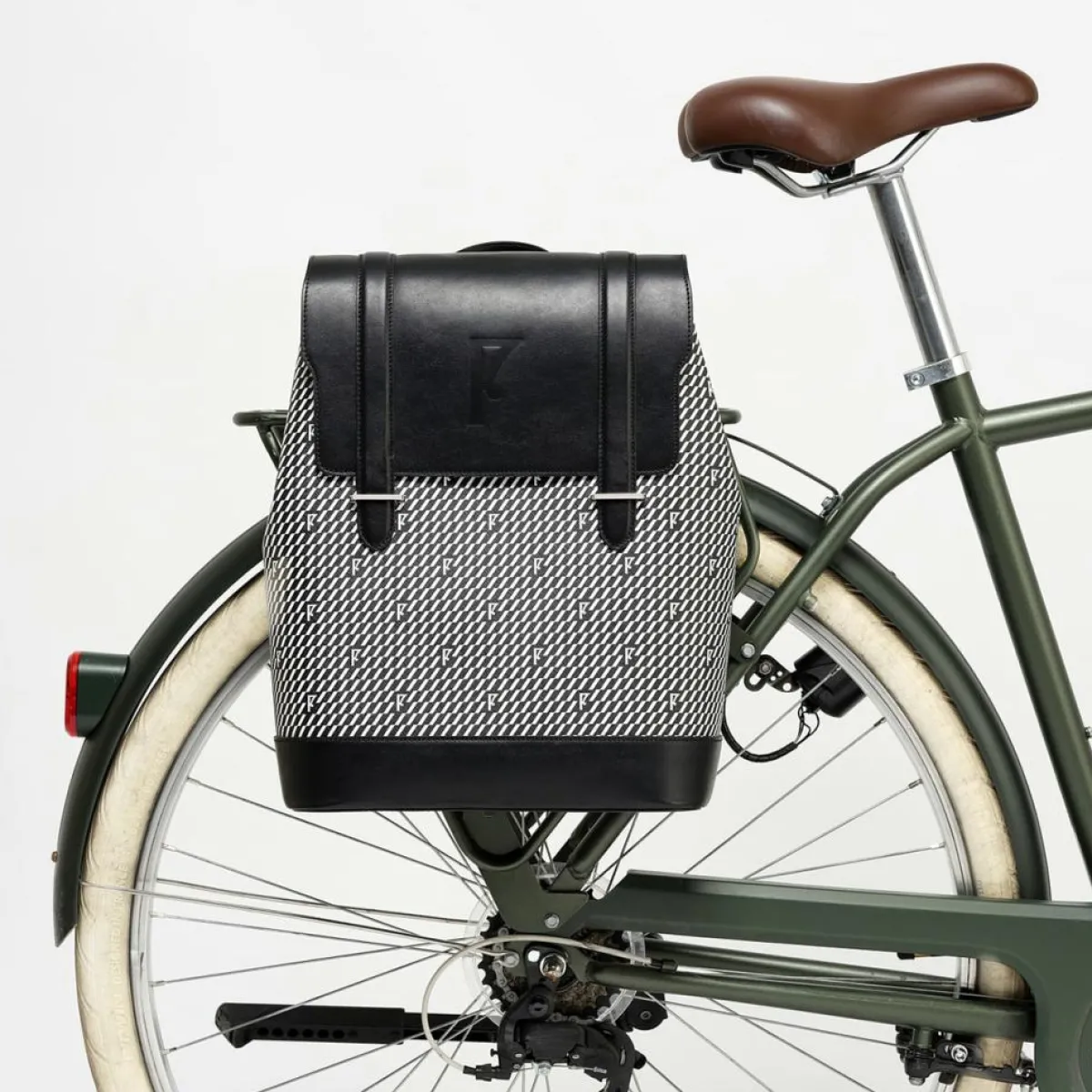 Maison Faret Sacs|Sac à dos en Toile enduite & Cuir Ferret noir/blanc - 40x29x13 cm