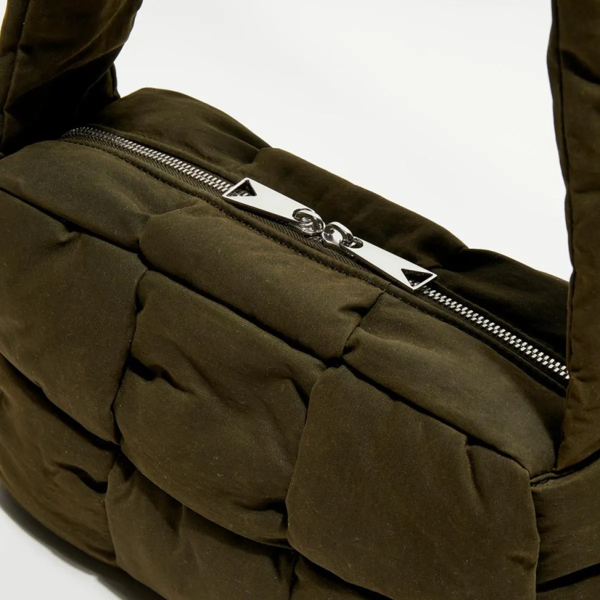 Bottega Veneta Sacs|Sac photo rembourré Arco taille moyenne olive - 18x28x9 cm