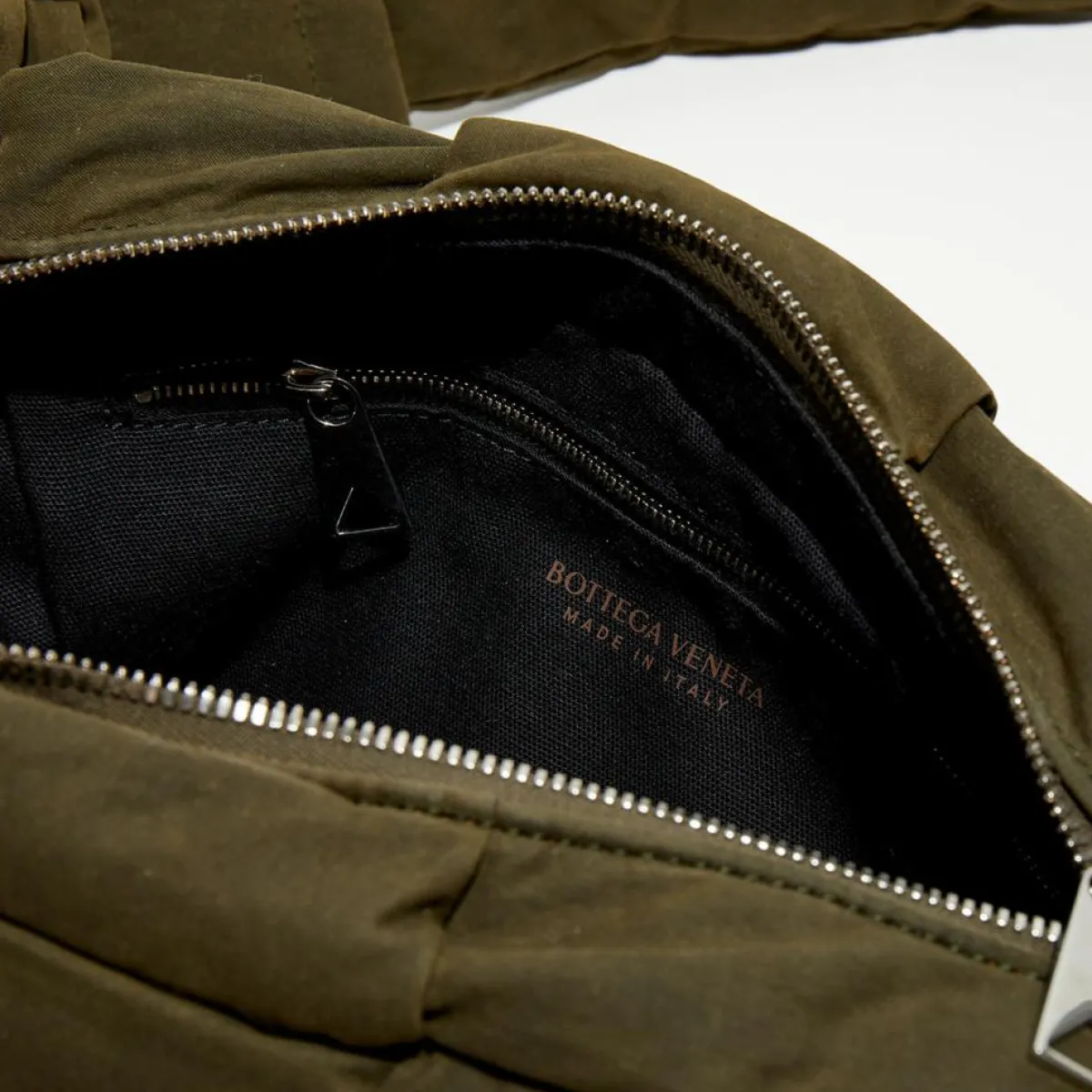 Bottega Veneta Sacs|Sac photo rembourré Arco taille moyenne olive - 18x28x9 cm