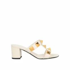 Valentino Garavani Sandales Plates|Sandales en cuir à clous romains crème