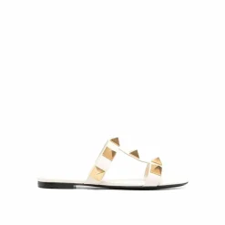 Valentino Garavani Sandales Plates|Sandales plates en cuir à clous romains crème