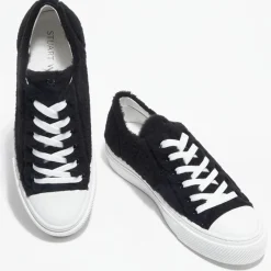 Stuart Weitzman Baskets|Sneakers en Peau de Mouton Ollie Chill noires