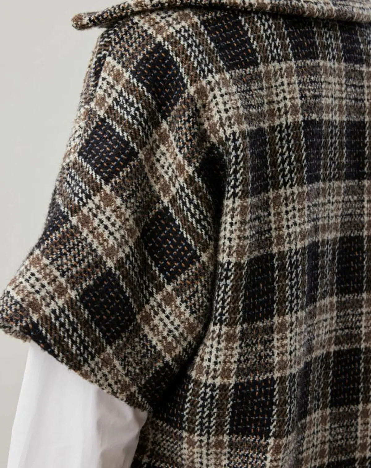 Lauren Vidal Vestes, Blousons|Veste en Laine mélangée manches courtes Biba noire